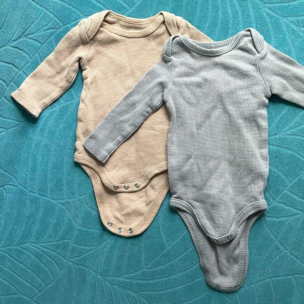 Moon organics onesies 2 pieces